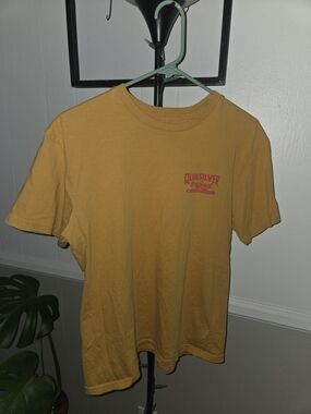 Quiksilver Men’s Yellow Graphic Short Sleeve Tee
